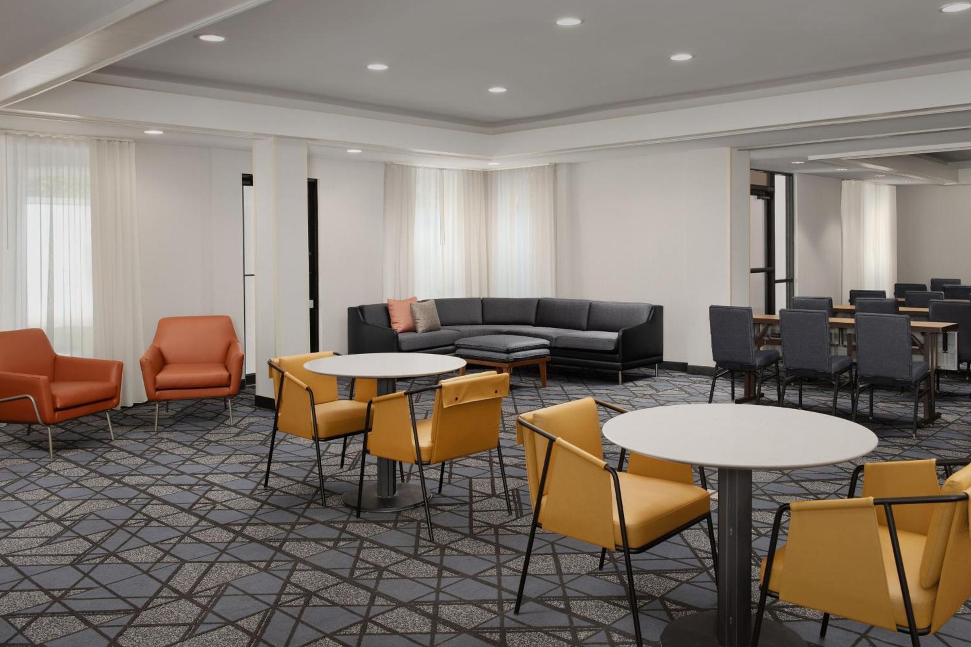Courtyard By Marriott Dothan Exterior photo