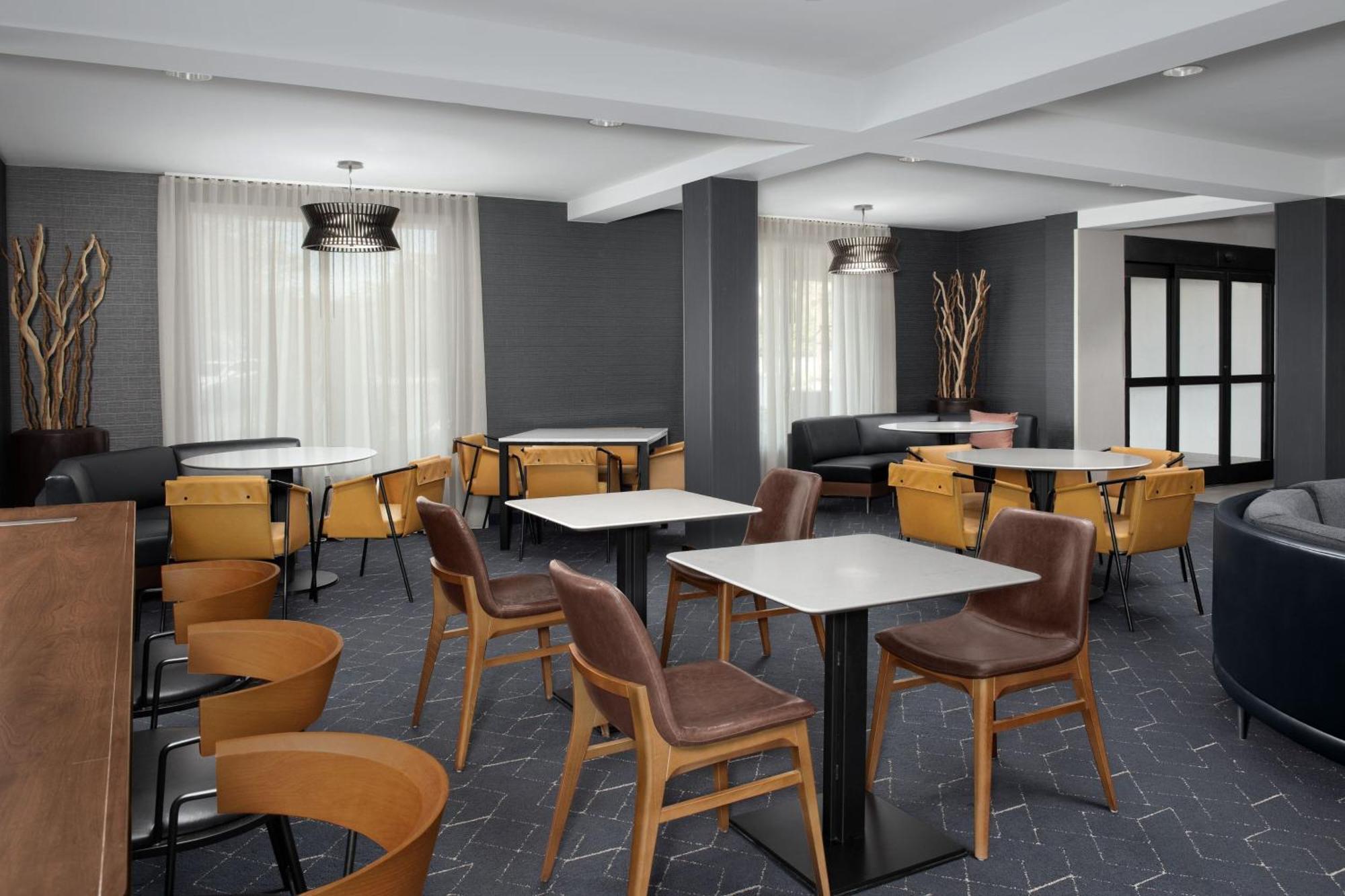 Courtyard By Marriott Dothan Exterior photo