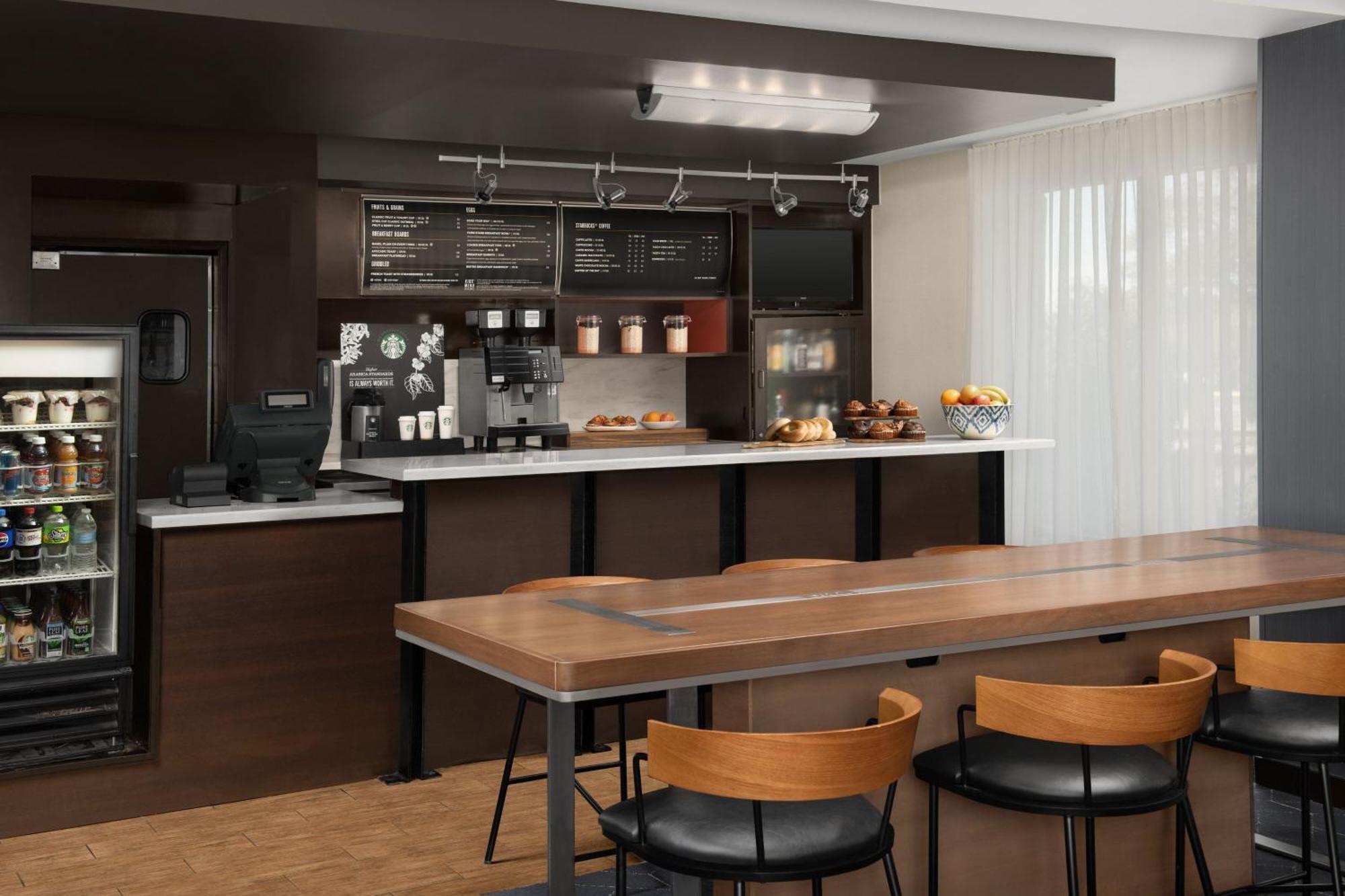 Courtyard By Marriott Dothan Exterior photo