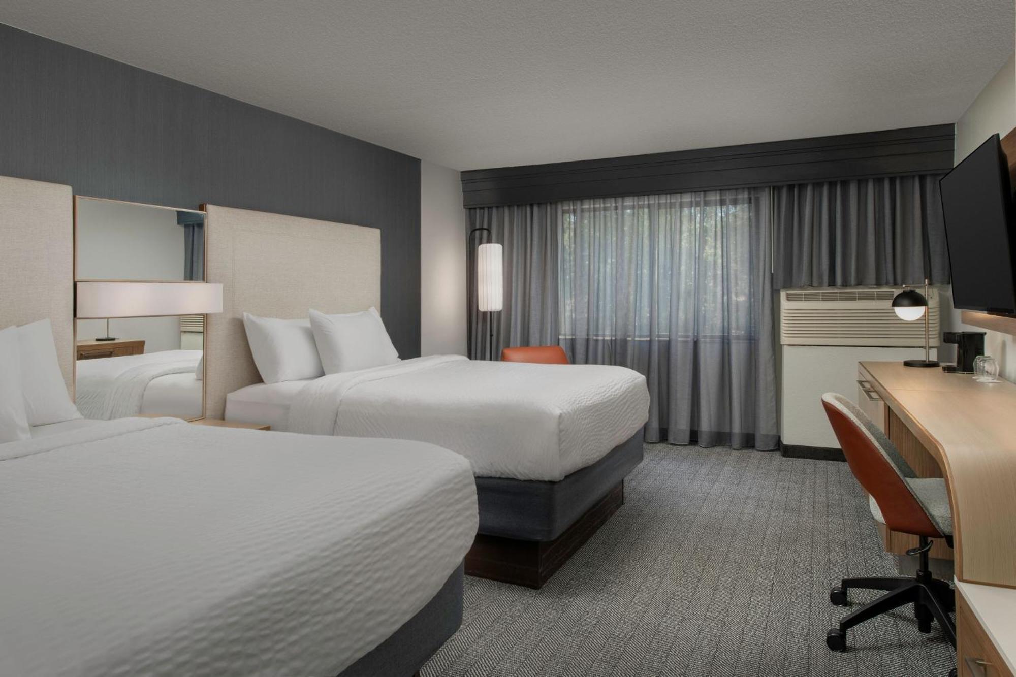 Courtyard By Marriott Dothan Exterior photo