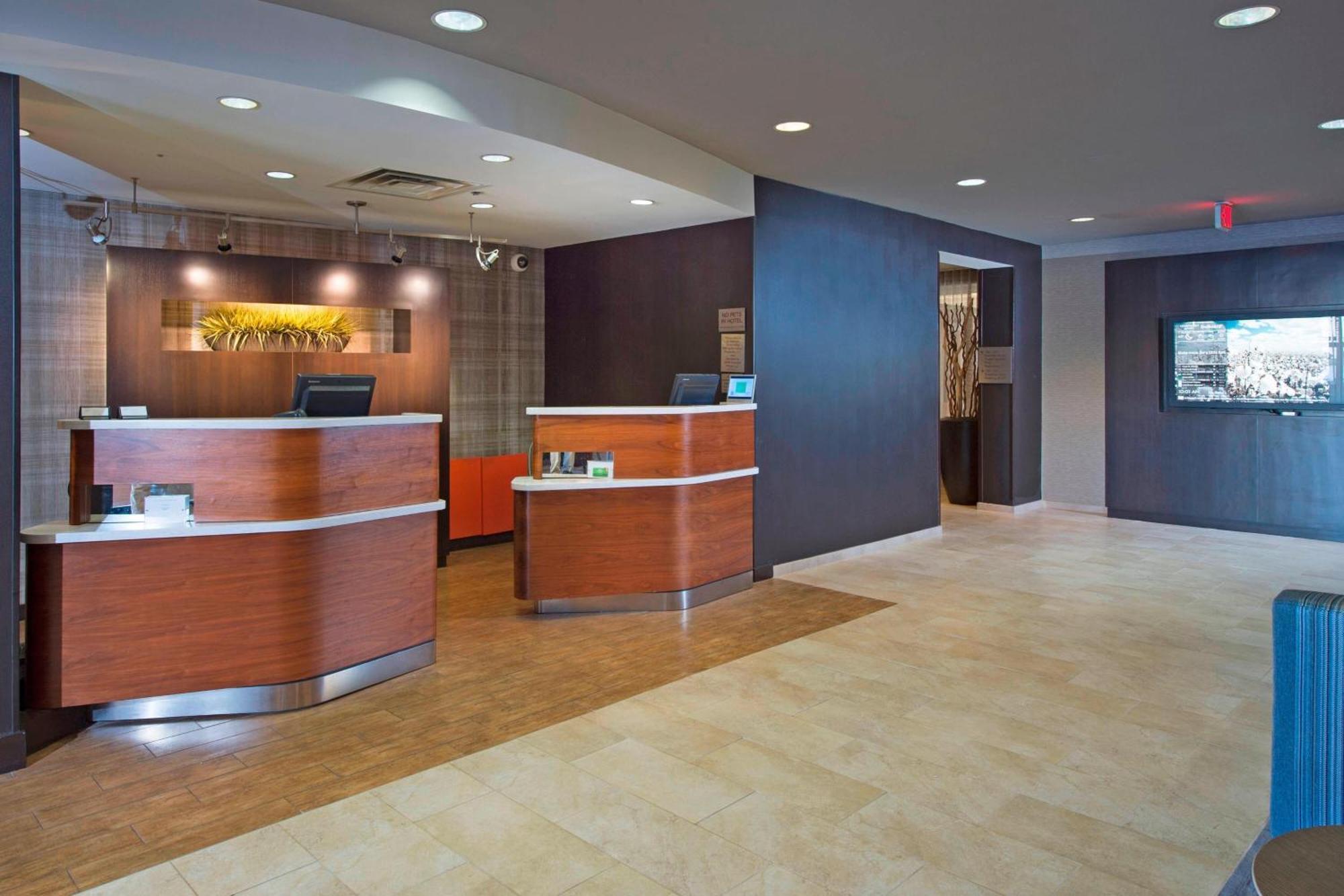 Courtyard By Marriott Dothan Exterior photo