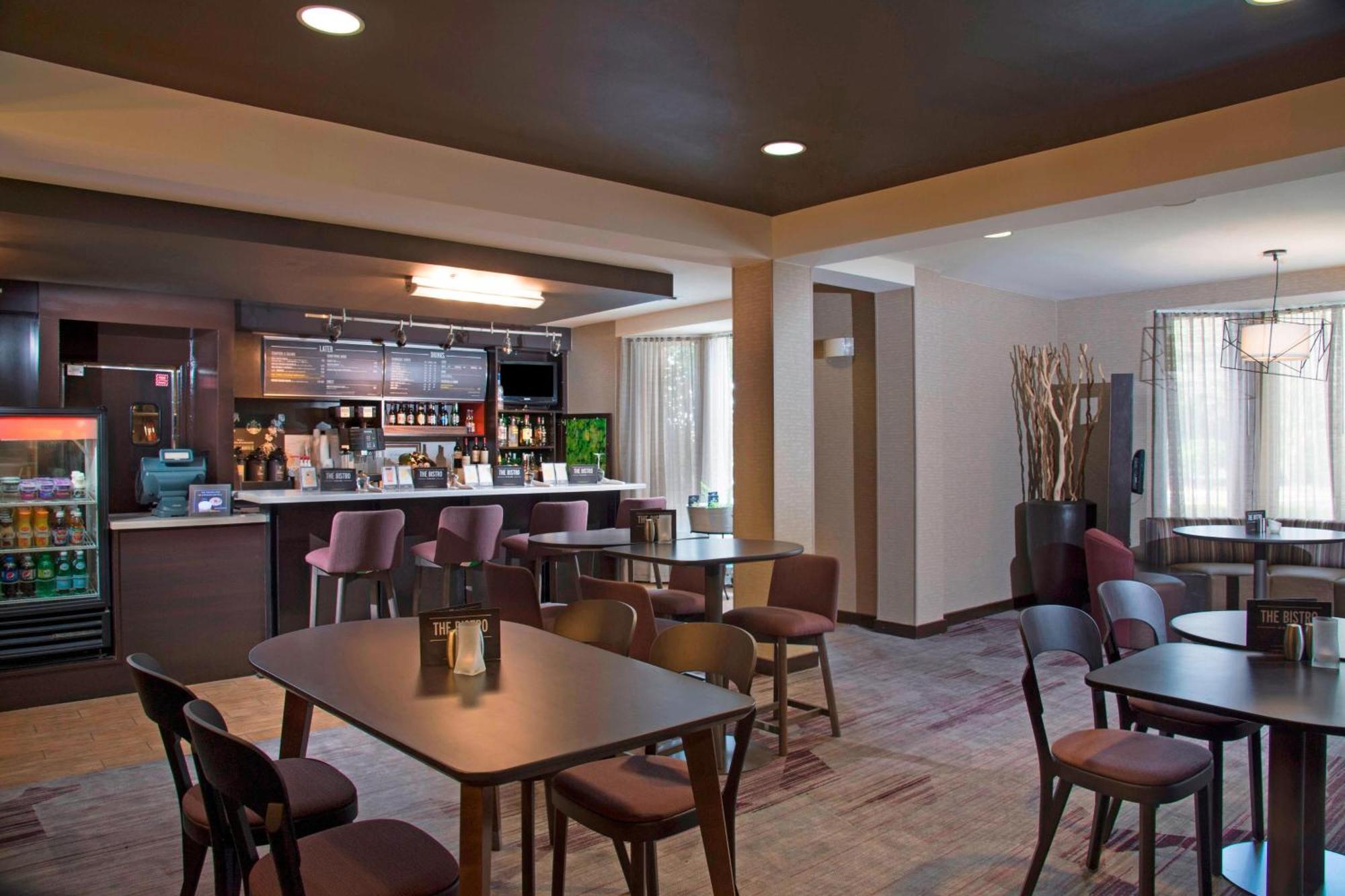Courtyard By Marriott Dothan Exterior photo